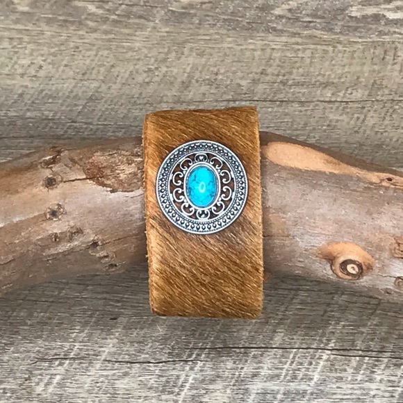 HANDMADE LEATHER AND TURQUOISE FUR COWHIDE FUR CUFF - Picture 2 of 8